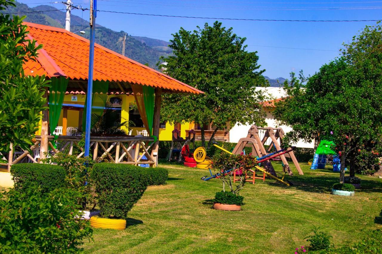 Deluxe Suites Guacamayos - Eco-Lodge & Swimming Pool Bonao Exterior foto
